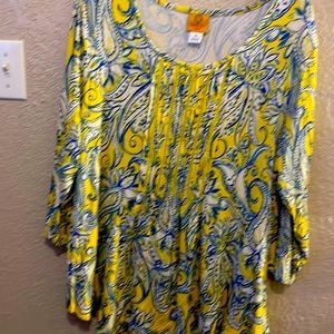 Yellow top with blue and white flowers